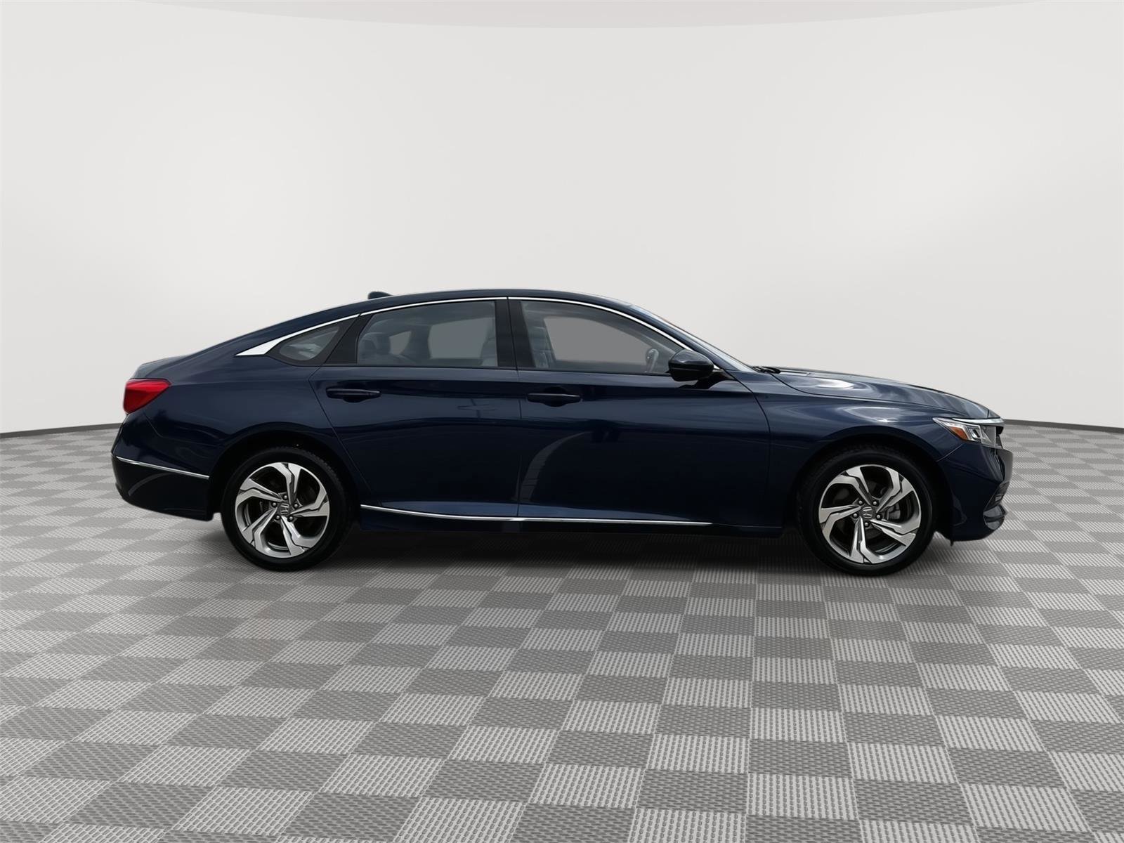 Certified 2018 Honda Accord EX-L image 5