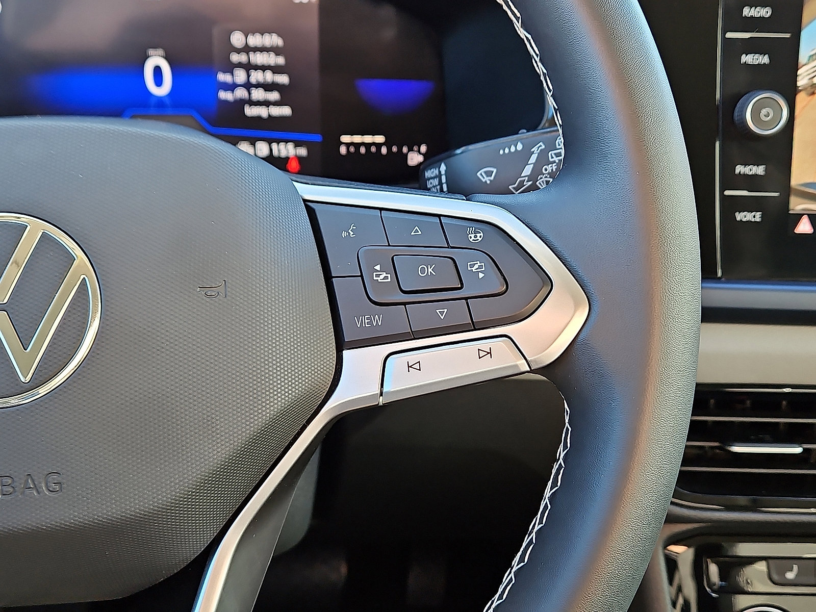 Used 2023 Volkswagen Taos SE image 17