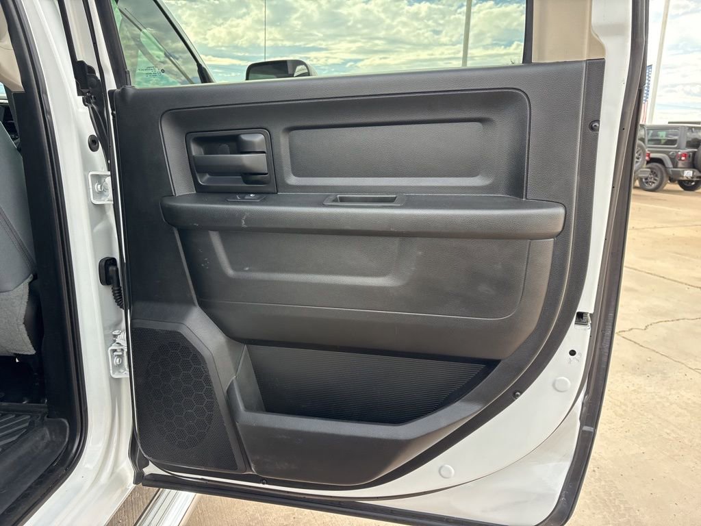 Used 2018 RAM 2500 Tradesman w/ Chrome Appearance Group image 21