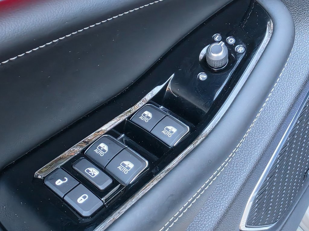 Used 2024 Jeep Grand Cherokee Overland w/ Luxury Tech Group IV image 21