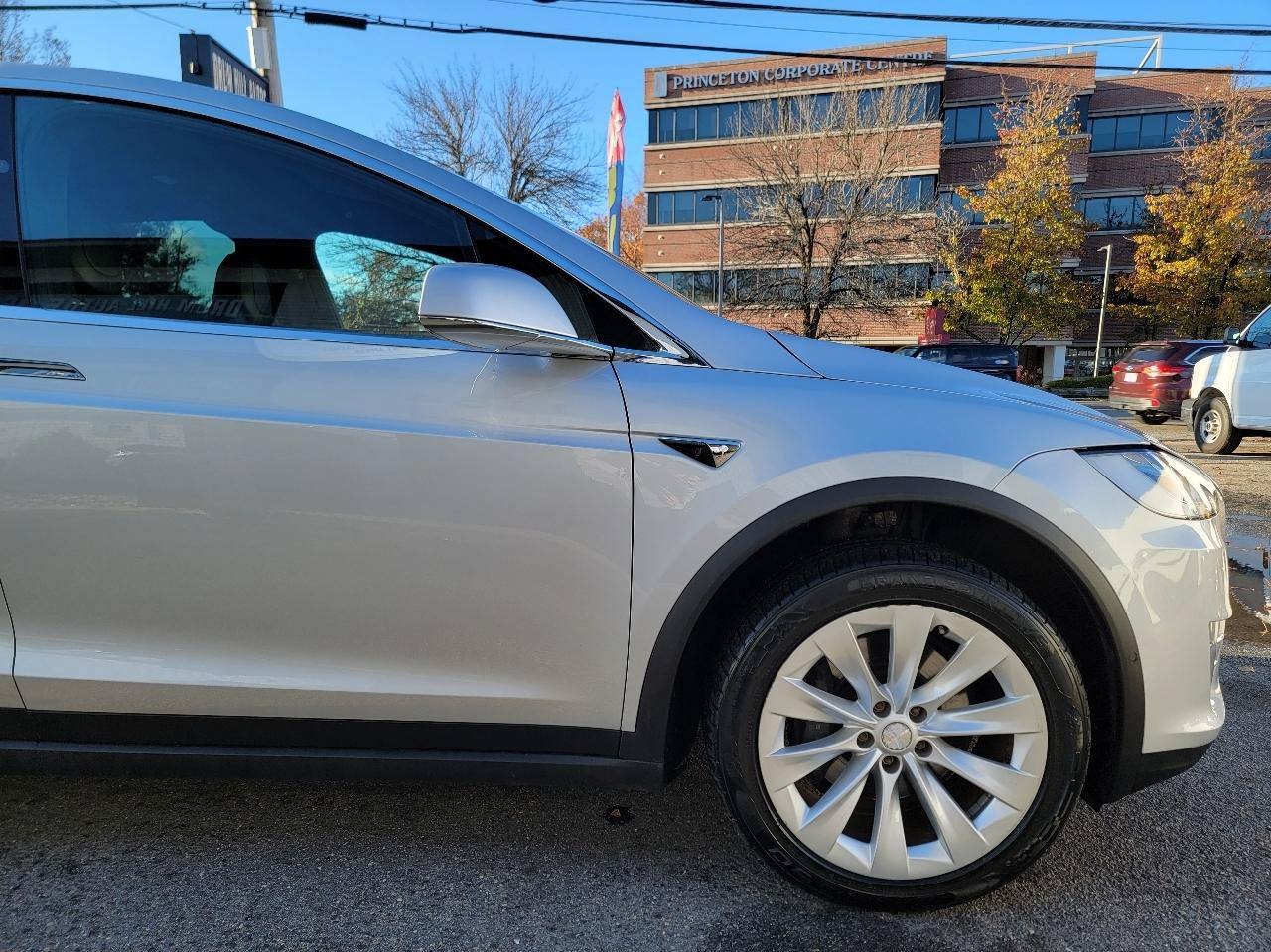 Used 2017 Tesla Model X 75D AWD/4WD image 11