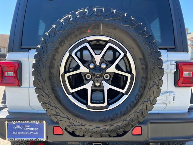 Used 2025 Jeep Wrangler Unlimited Rubicon AWD/4WD image 15