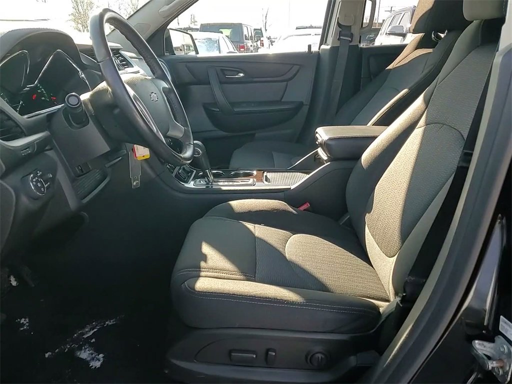 Used 2017 Chevrolet Traverse LT w/ Style and Technology Package image 23