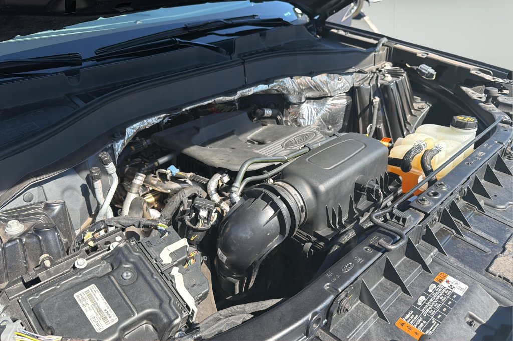 Used 2020 Ford Explorer XLT w/ Equipment Group 202A AWD/4WD image 10