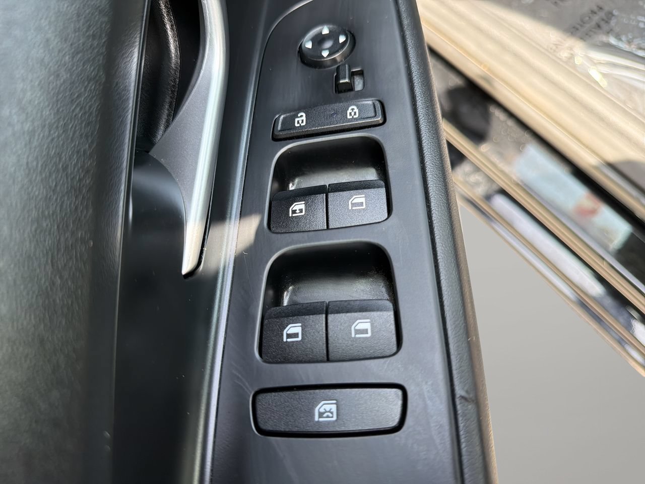 Used 2023 Hyundai Elantra SE FWD image 16