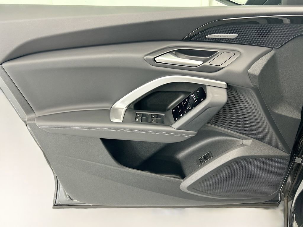 Certified 2025 Audi Q5 Premium Plus w/ Premium Plus image 23