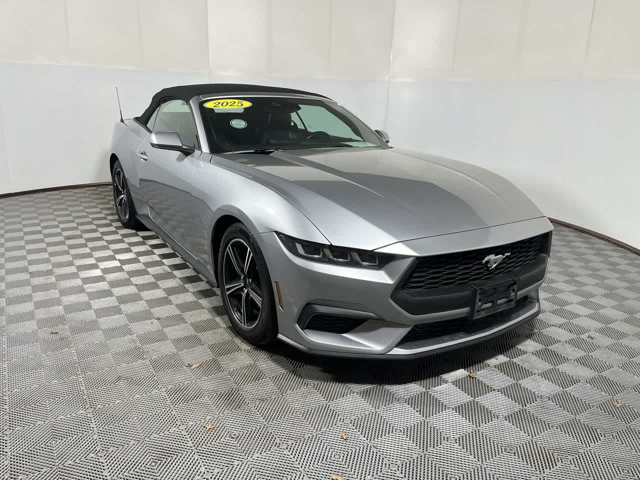Used 2025 Ford Mustang Premium RWD image 2