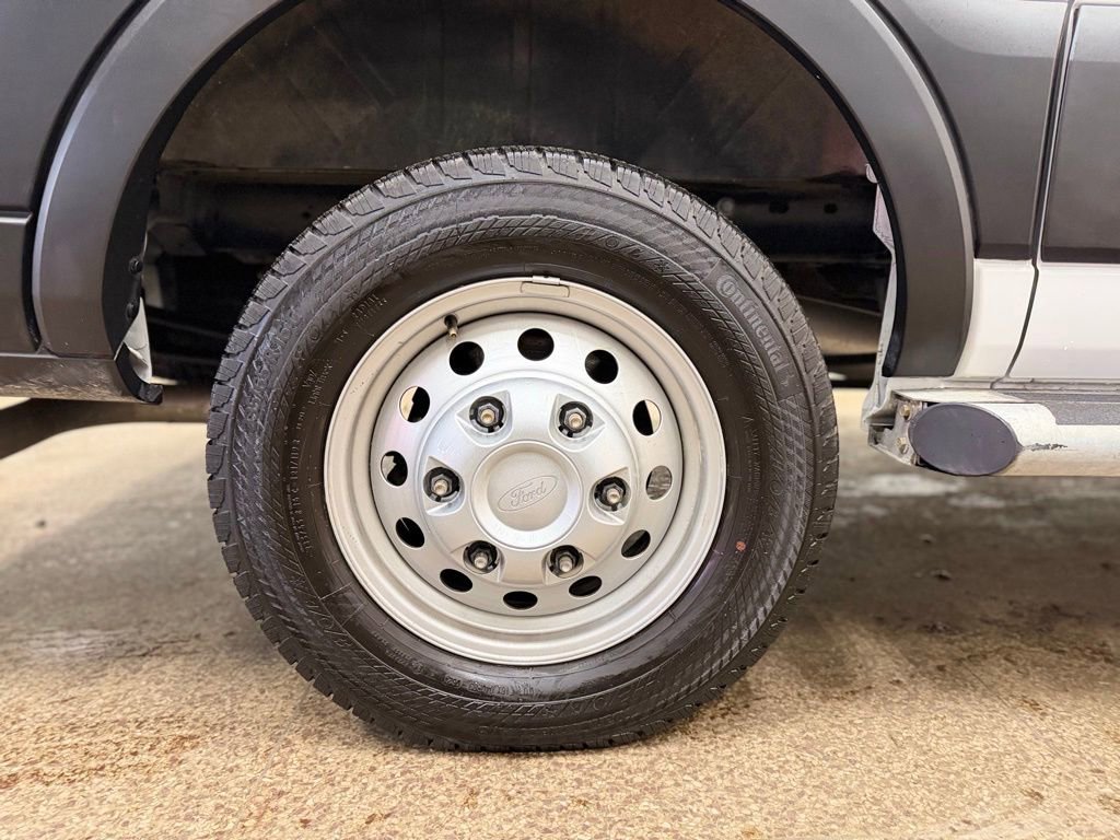 Used 2024 Ford Transit 250 Low Roof AWD w/ Exterior Upgrade Package image 25