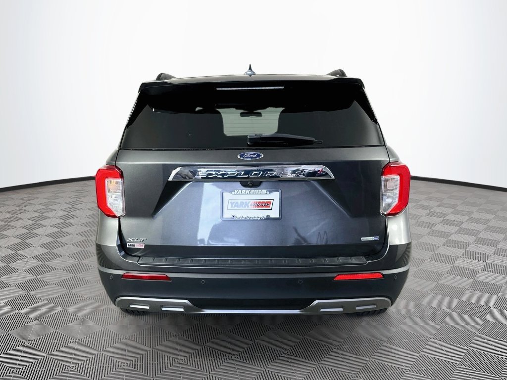 Used 2020 Ford Explorer XLT w/ Equipment Group 202A AWD/4WD image 9