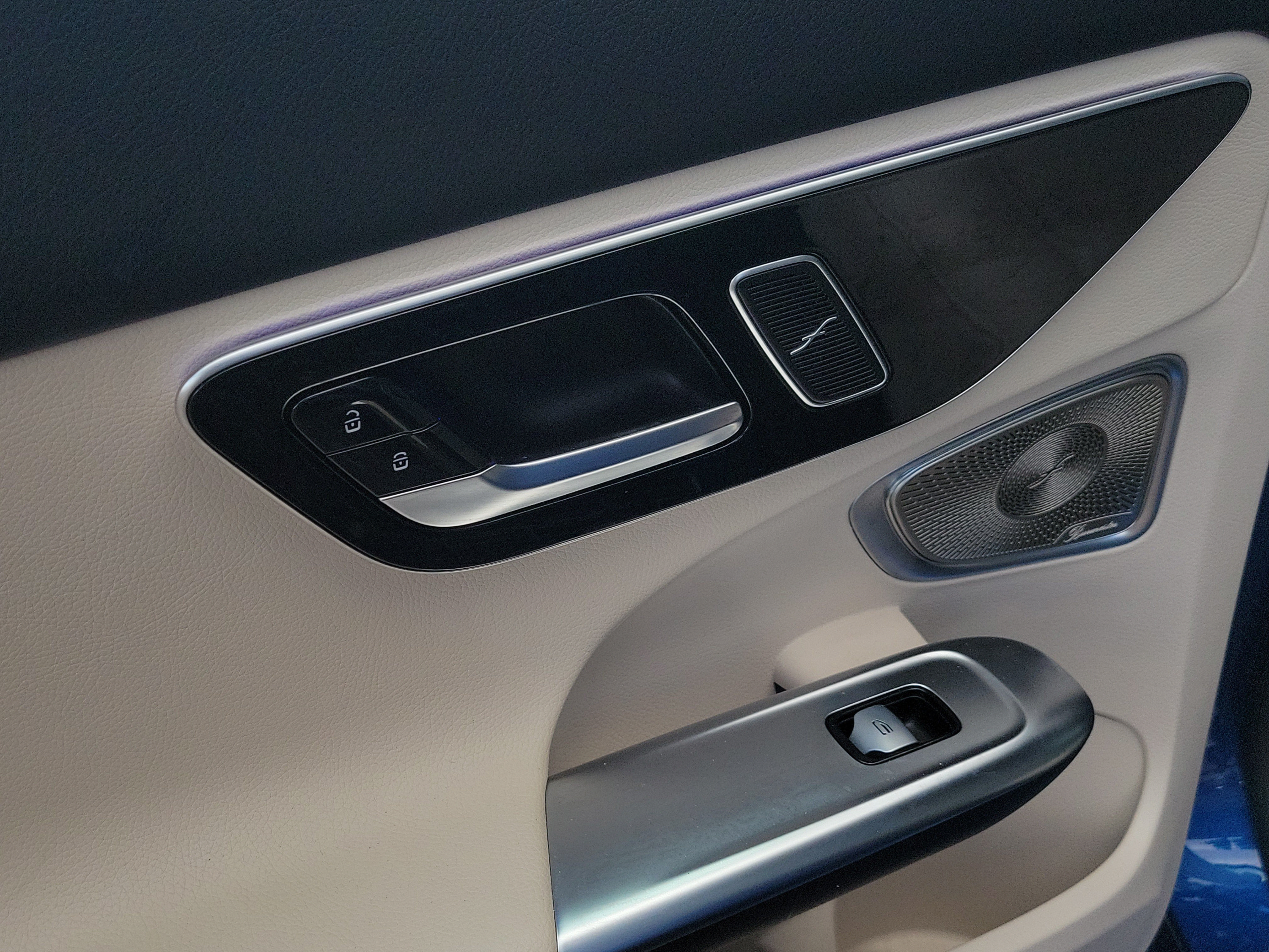 Certified 2023 Mercedes-Benz C 300 Sedan image 8