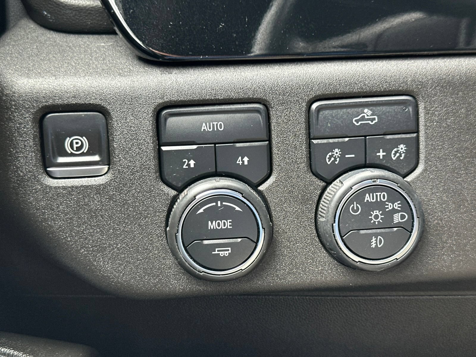 Used 2024 Chevrolet Silverado 1500 RST AWD/4WD image 35