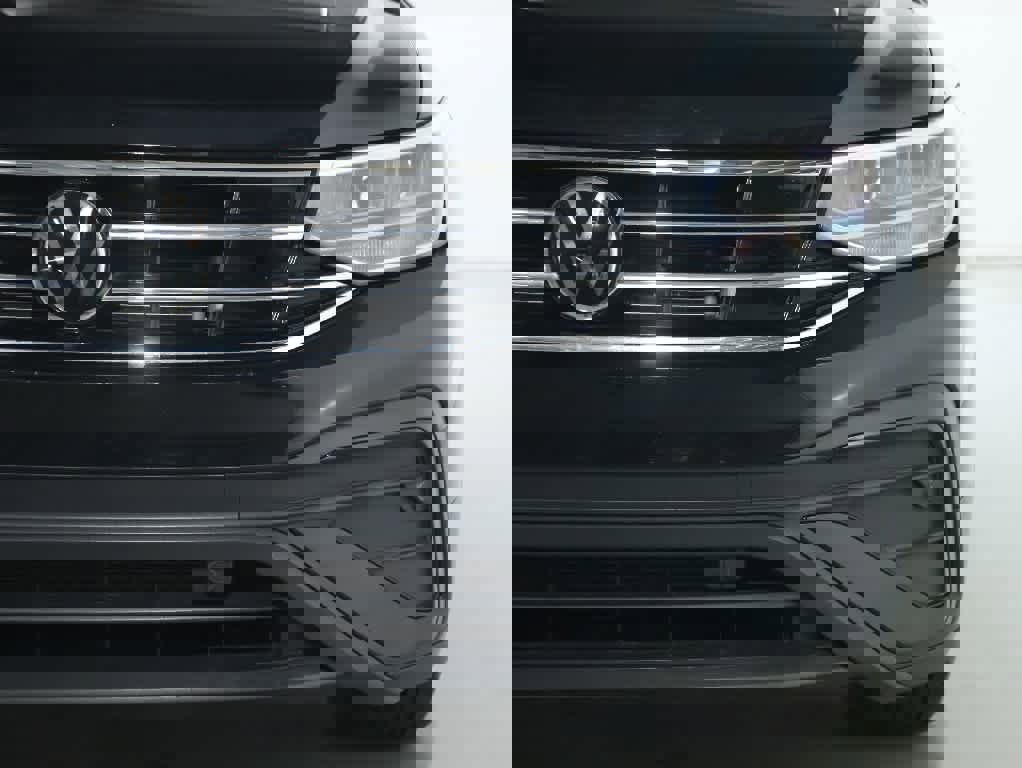 Certified 2022 Volkswagen Tiguan SE w/ Panoramic Sunroof Package image 7