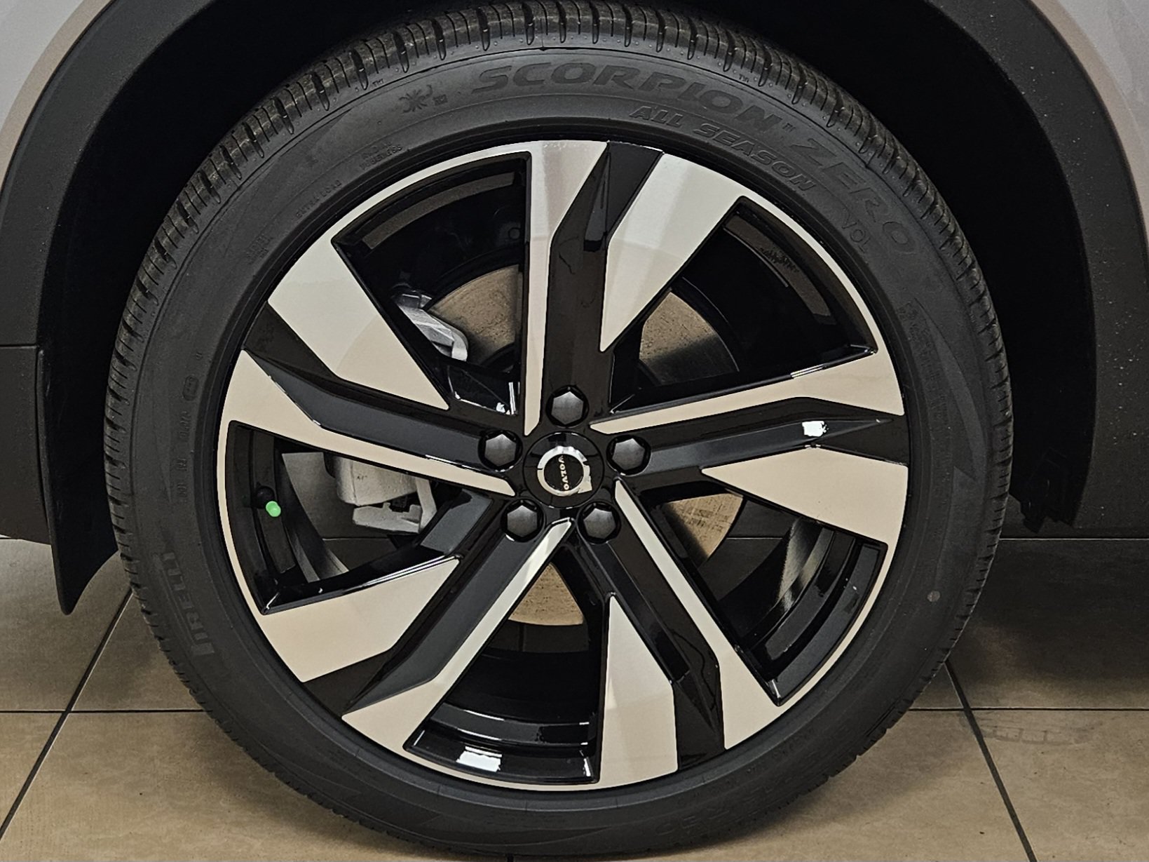 New 2026 Volvo XC40 B5 Plus w/ Climate Package AWD/4WD image 47