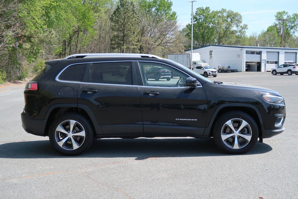 Used 2019 Jeep Cherokee Limited image 4