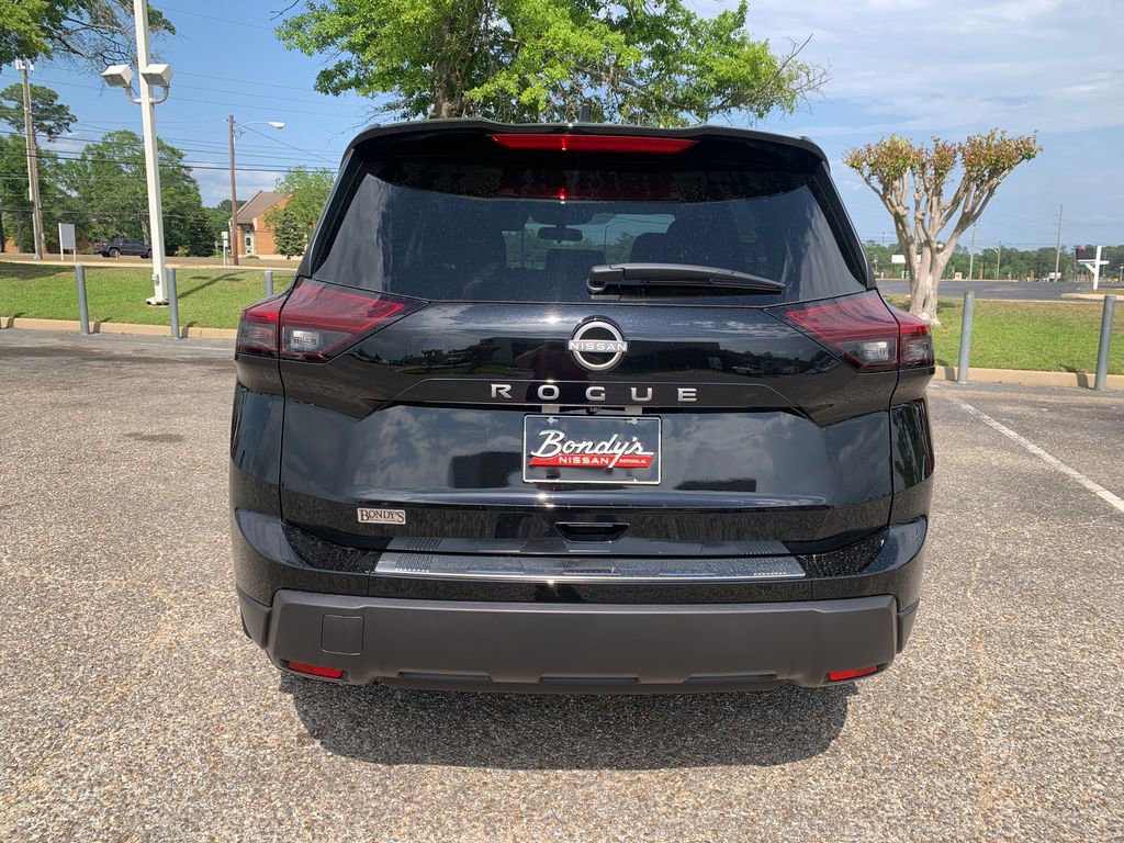 New 2026 Nissan Rogue SV FWD image 4