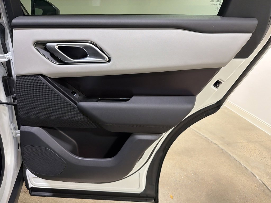 New 2026 Land Rover Range Rover Velar Dynamic SE image 26