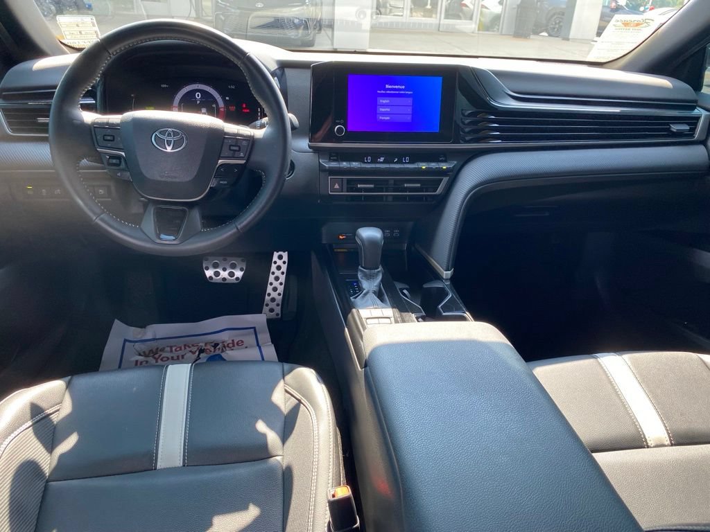 Used 2025 Toyota Camry SE w/ Convenience Package FWD image 9