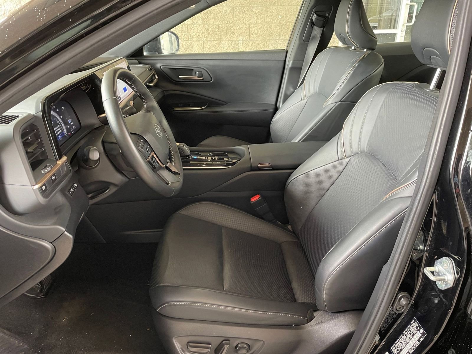 Used 2025 Toyota Crown XLE image 36