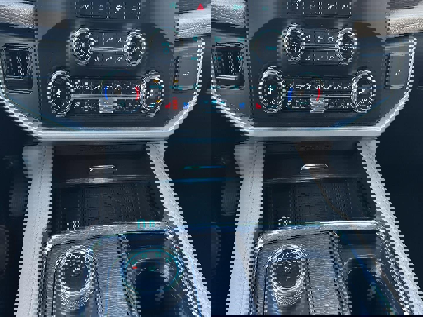 Used 2024 Ford Expedition Max Limited image 16