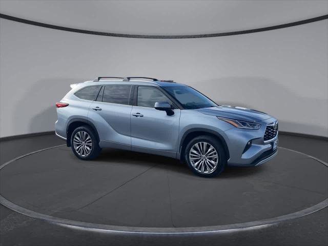 Certified 2021 Toyota Highlander Platinum image 3