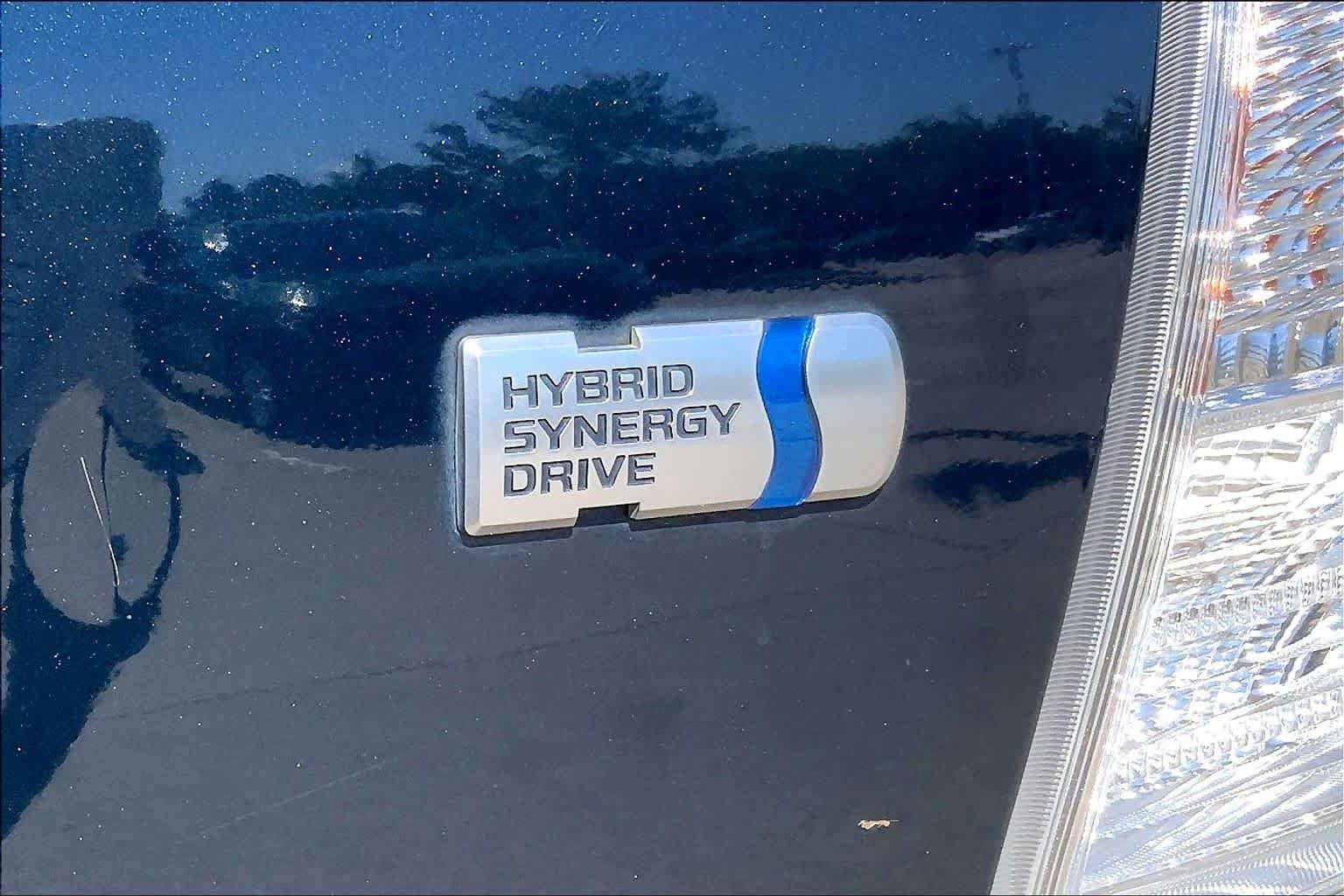 Used 2017 Toyota Prius V Five w/ Advanced Technology Package FWD image 10