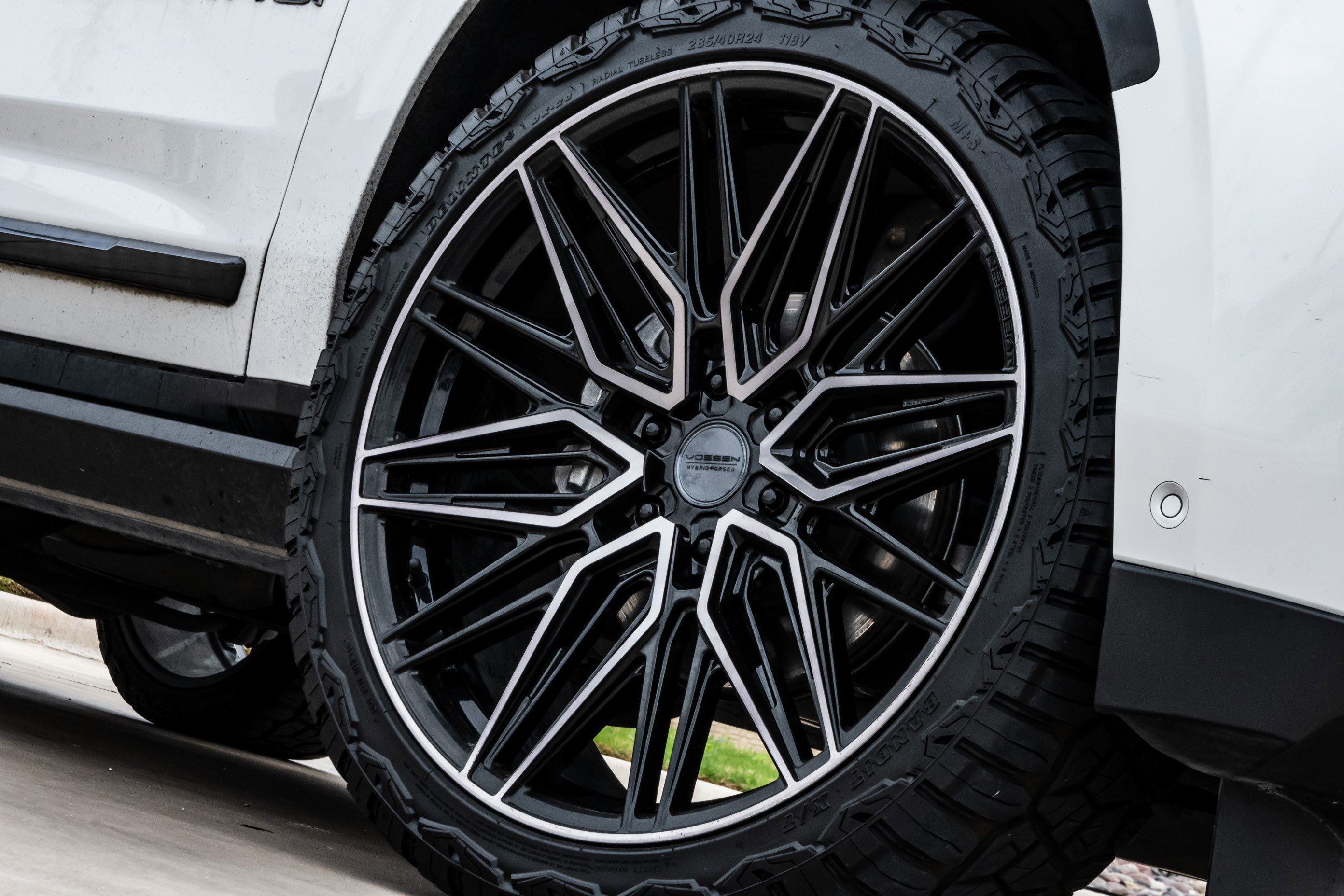 Used 2023 GMC Yukon Denali Ultimate AWD/4WD image 8