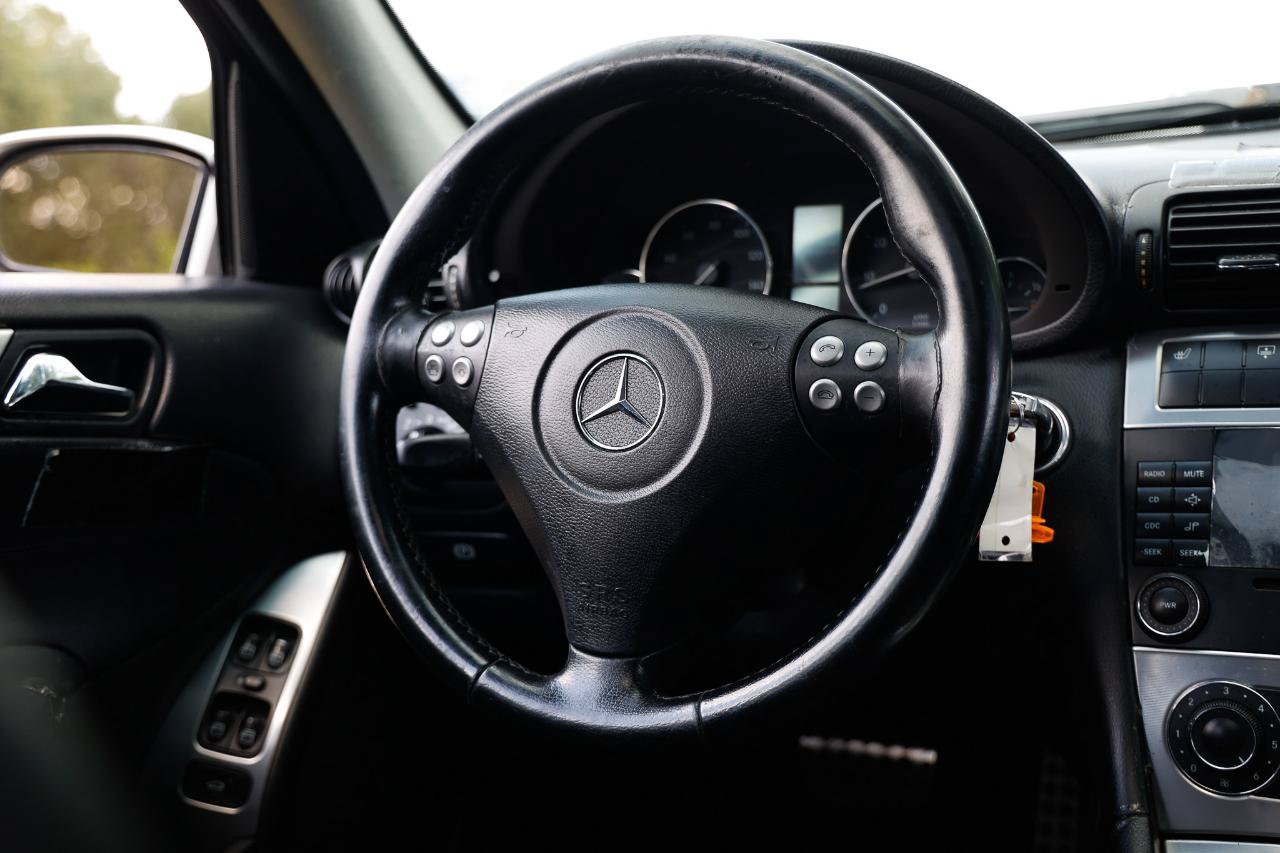 Used 2005 Mercedes-Benz C 230 Sedan image 27