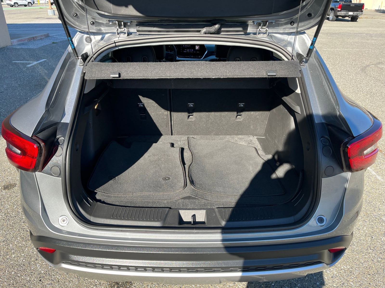 Used 2025 Chevrolet Trax LT image 29