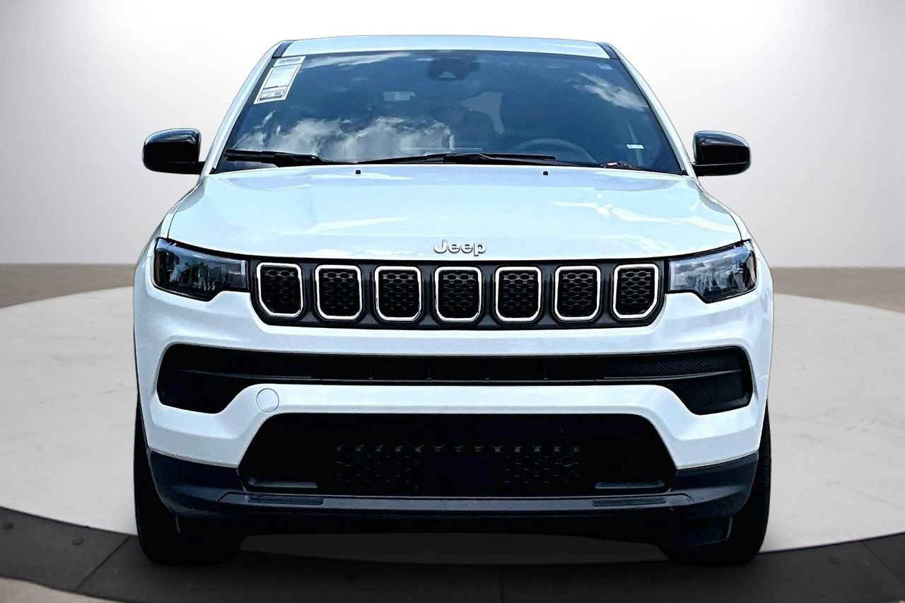 Used 2023 Jeep Compass Sport AWD/4WD image 3