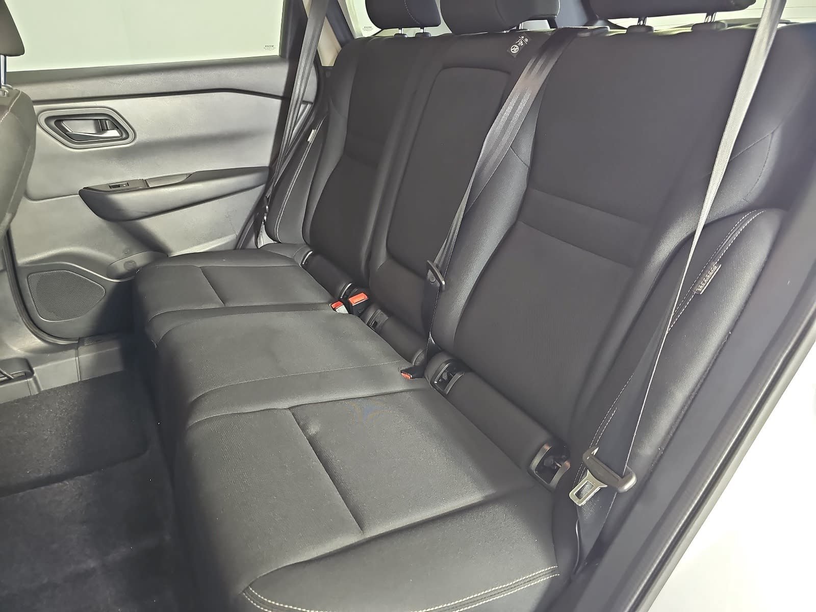 Used 2025 Nissan Rogue S FWD image 13