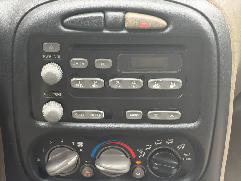 Used 2005 Pontiac Grand Am SE image 21