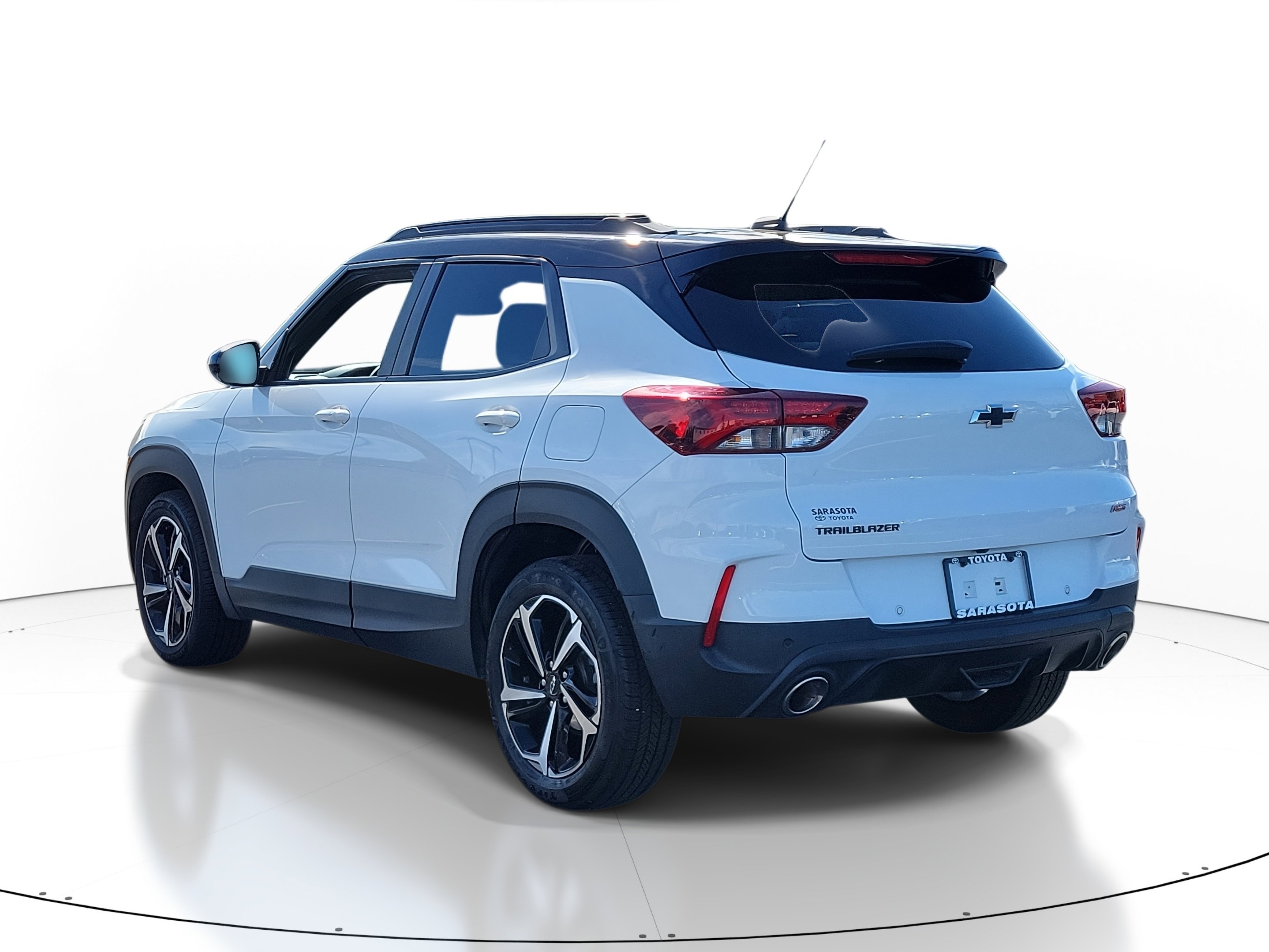 Used 2021 Chevrolet TrailBlazer RS w/ Technology Package image 4