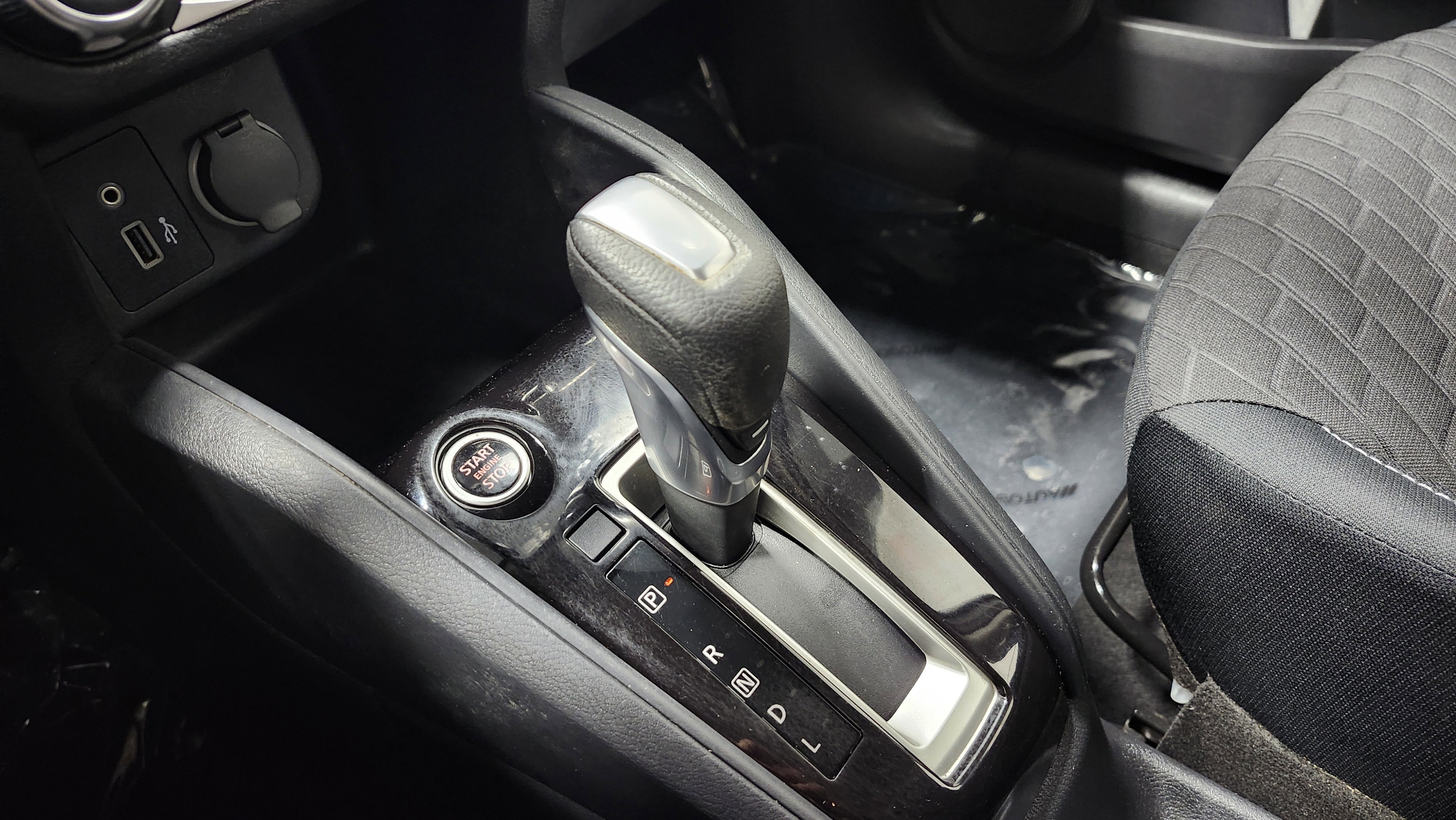 Used 2021 Nissan Kicks S image 28