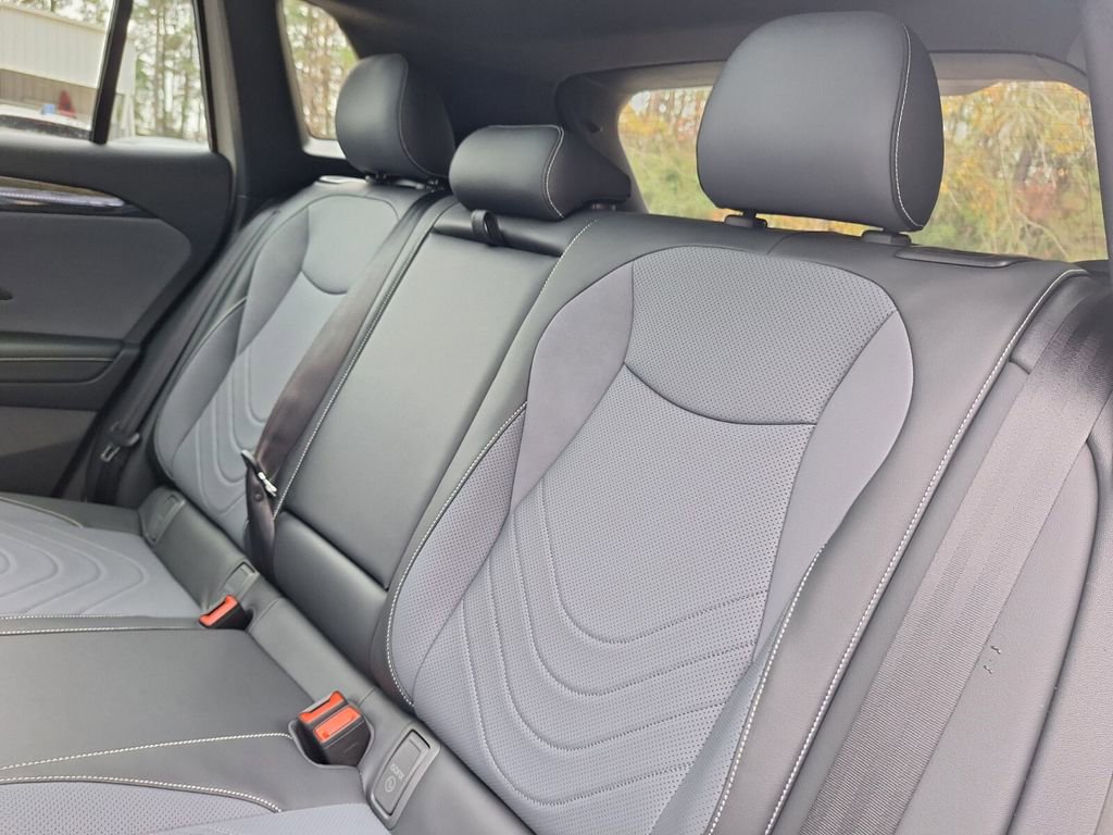 New 2026 Volkswagen Tiguan SE R-Line image 23