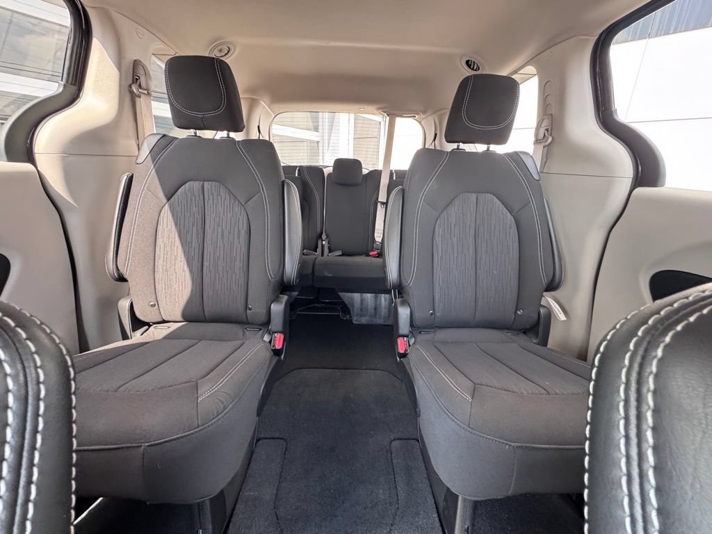 Used 2024 Chrysler Voyager LX FWD image 21
