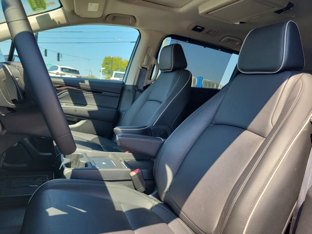 Certified 2025 Honda Odyssey Touring image 12