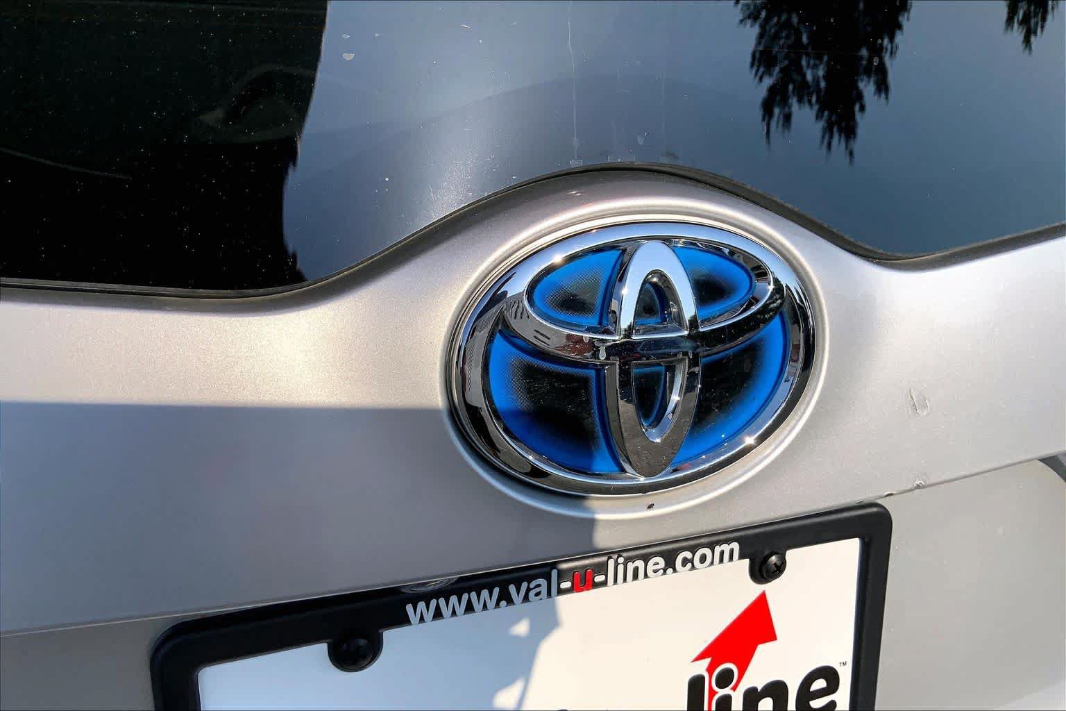 Used 2017 Toyota Prius Prime Advanced FWD image 10