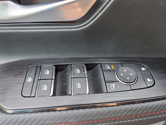 Used 2025 Nissan Kicks SR AWD/4WD image 36