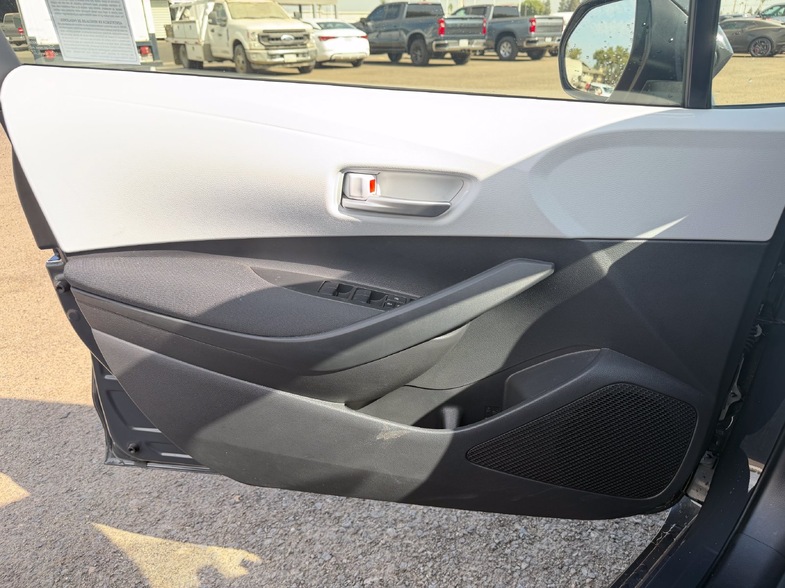 Used 2026 Toyota Corolla SE FWD image 12
