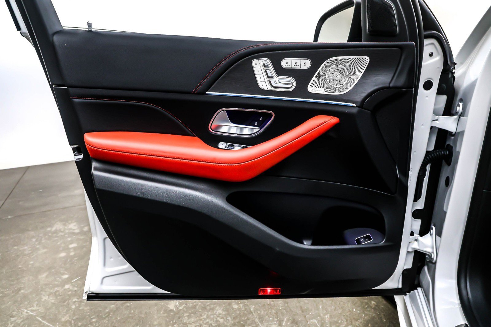 Used 2025 Mercedes-Benz GLE 53 AMG 4MATIC image 21