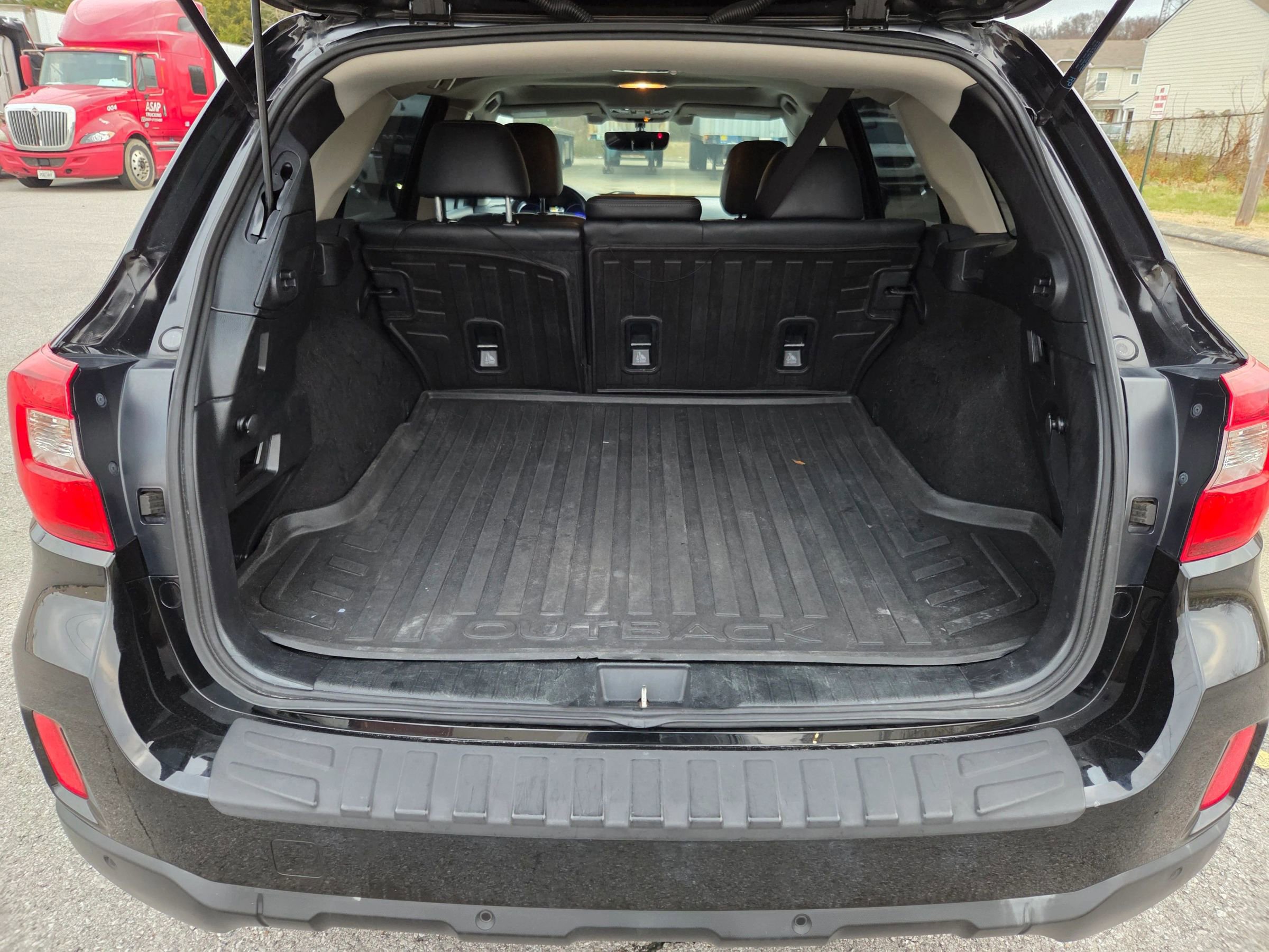 Used 2017 Subaru Outback 3.6R Limited image 15