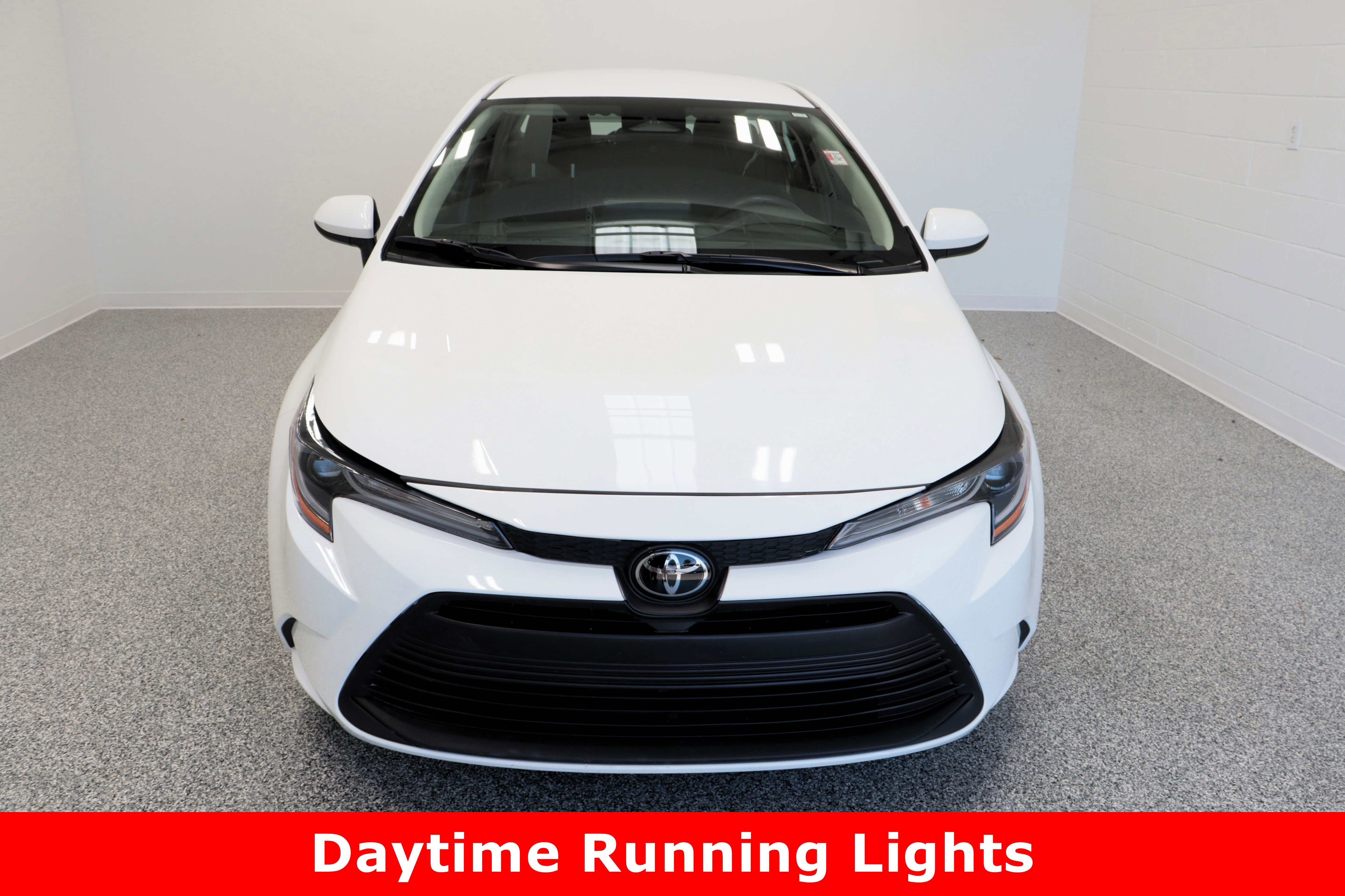 Used 2025 Toyota Corolla LE image 3