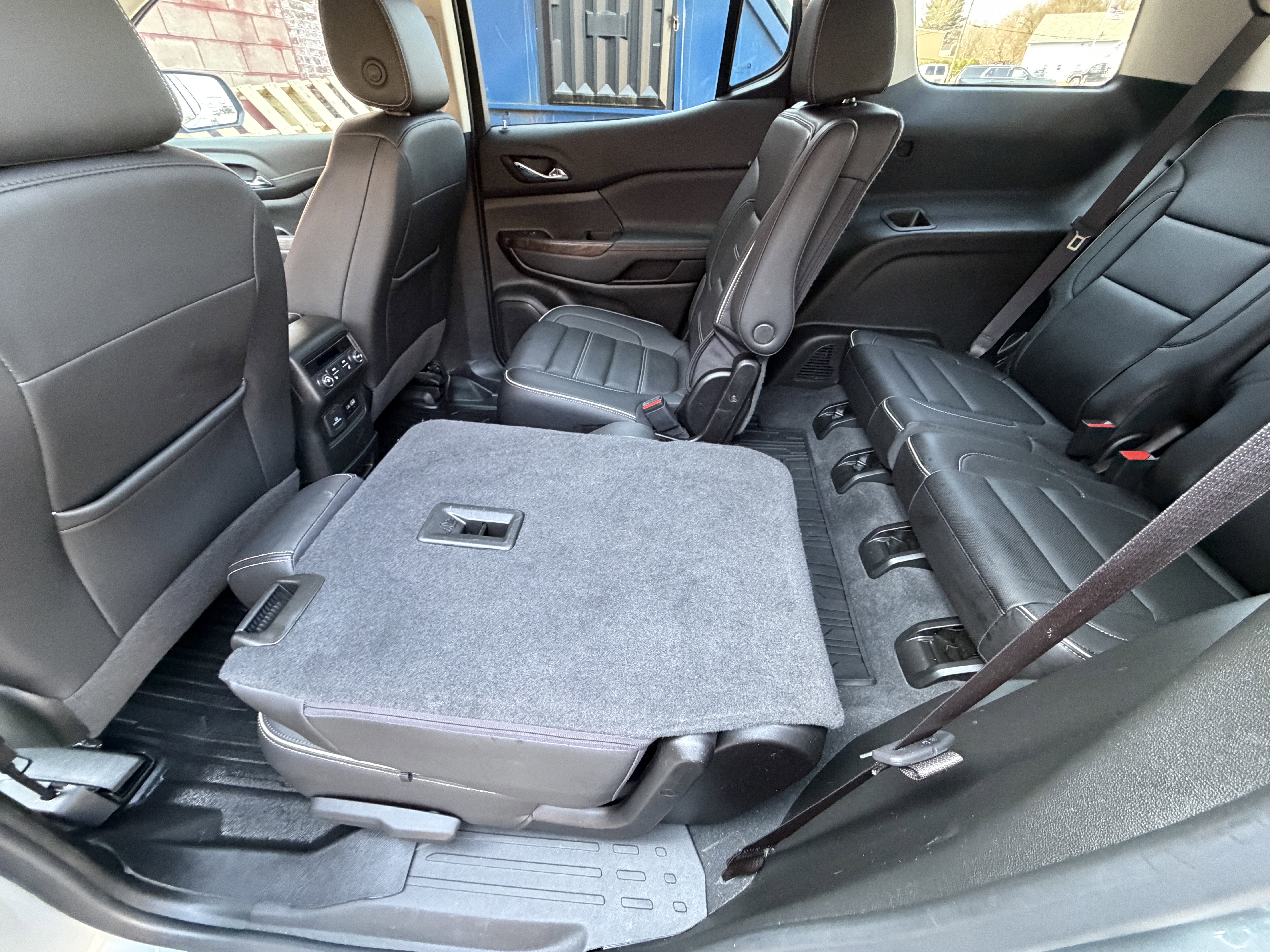 Used 2023 GMC Acadia Denali w/ Denali Ultimate Package image 12