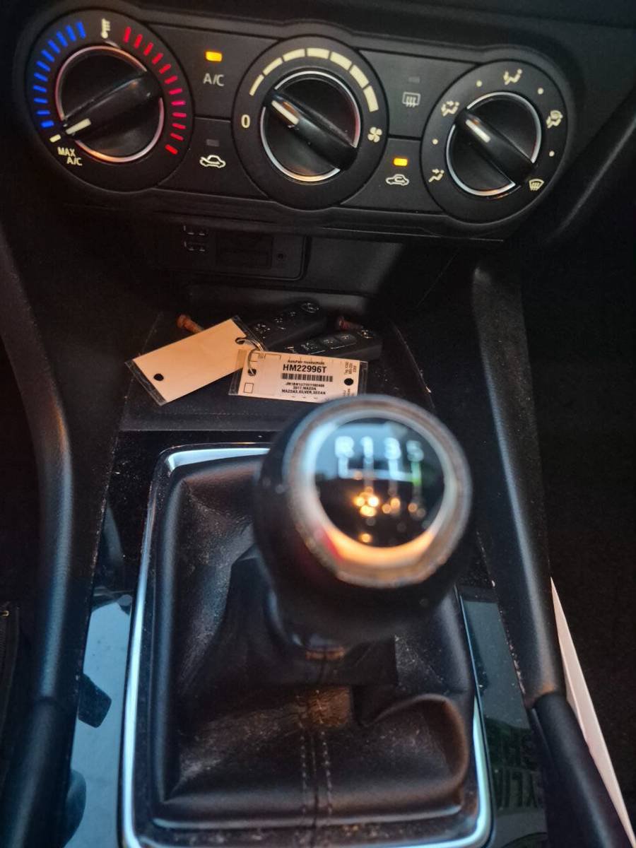 Used 2017 MAZDA MAZDA3 Sport w/ Preferred Equipment Package FWD image 17