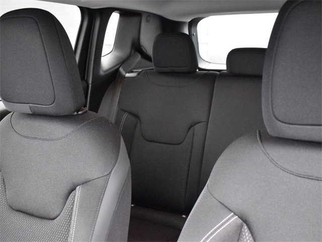 Used 2023 Jeep Renegade Latitude w/ Premium Group image 34