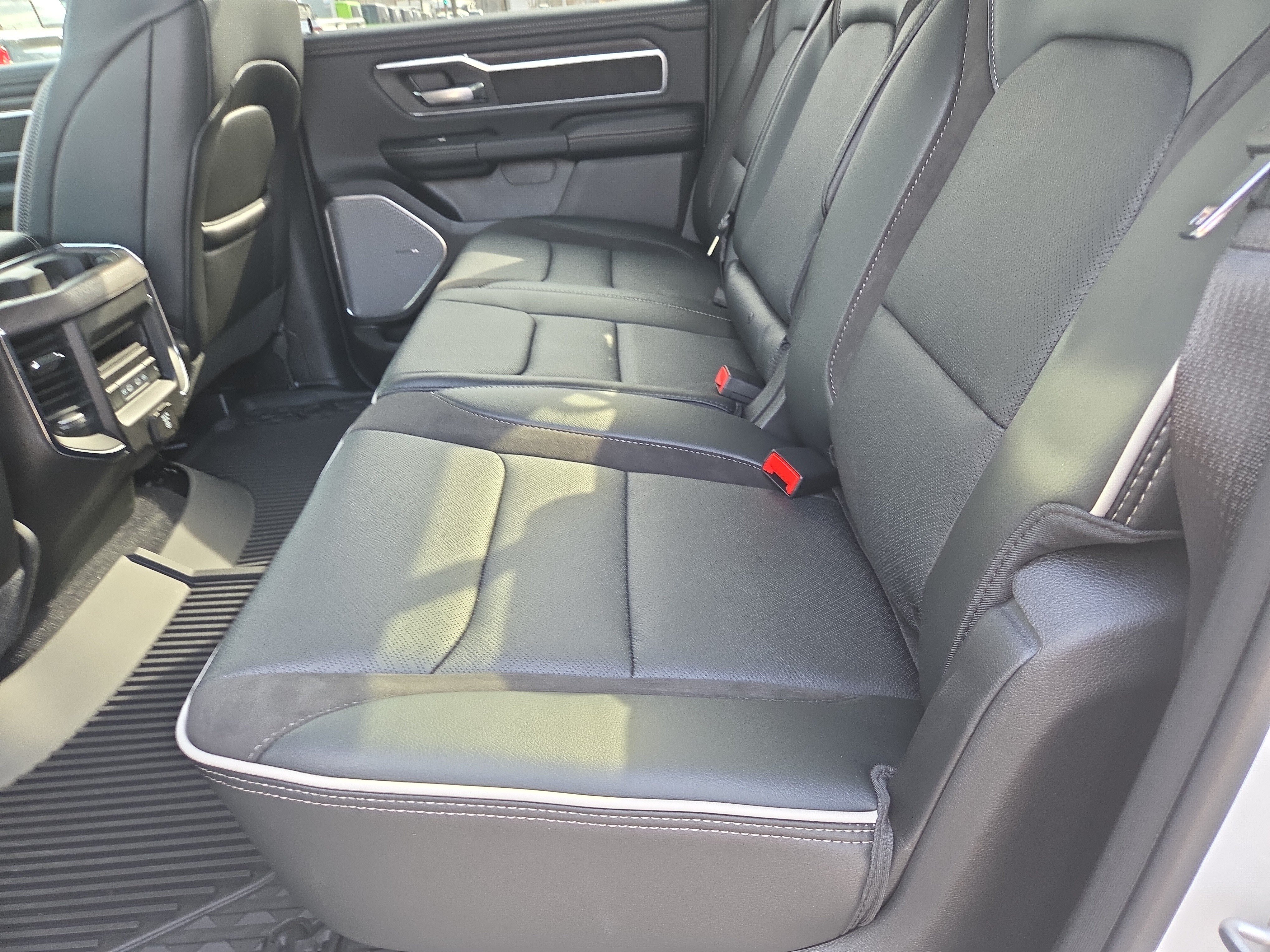 New 2026 RAM 1500 Laramie AWD/4WD image 6