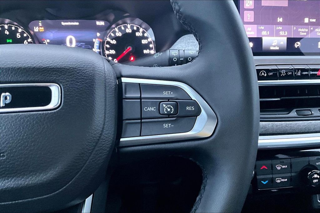 Used 2024 Jeep Compass Latitude image 19