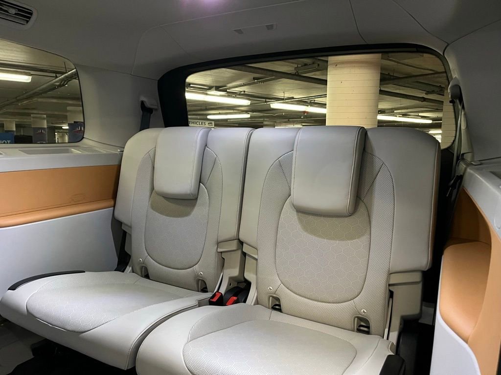 Used 2025 Volkswagen ID. Buzz 1st Edition image 22