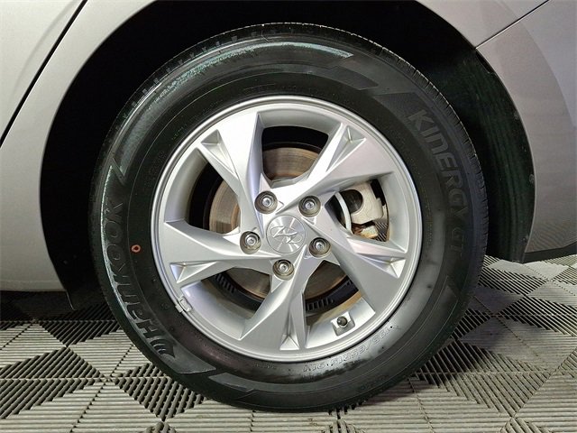 Used 2023 Hyundai Elantra SE w/ Preferred Accessory Package image 15