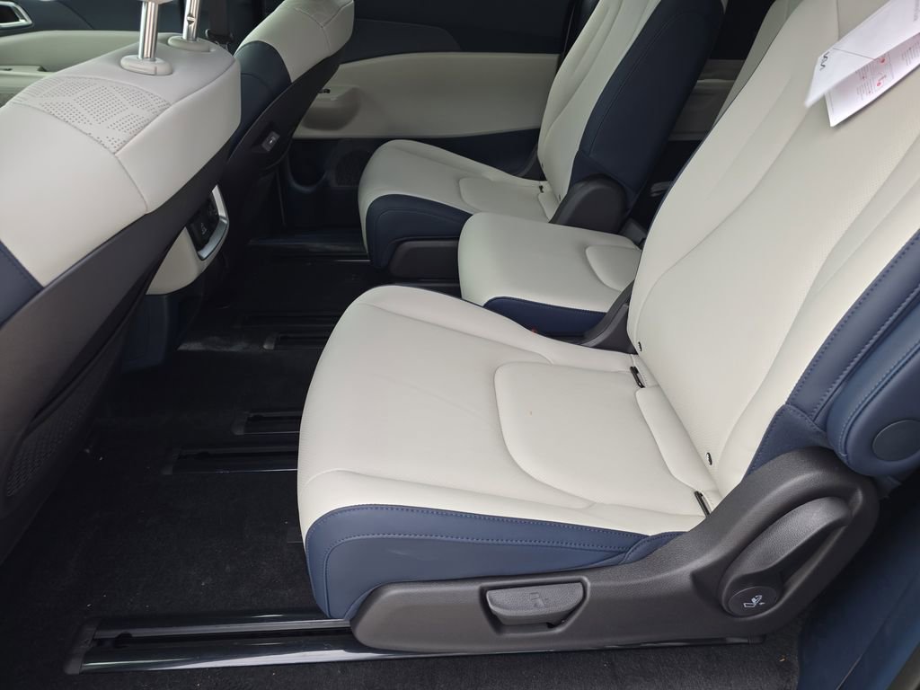 New 2026 Kia Carnival SX image 17